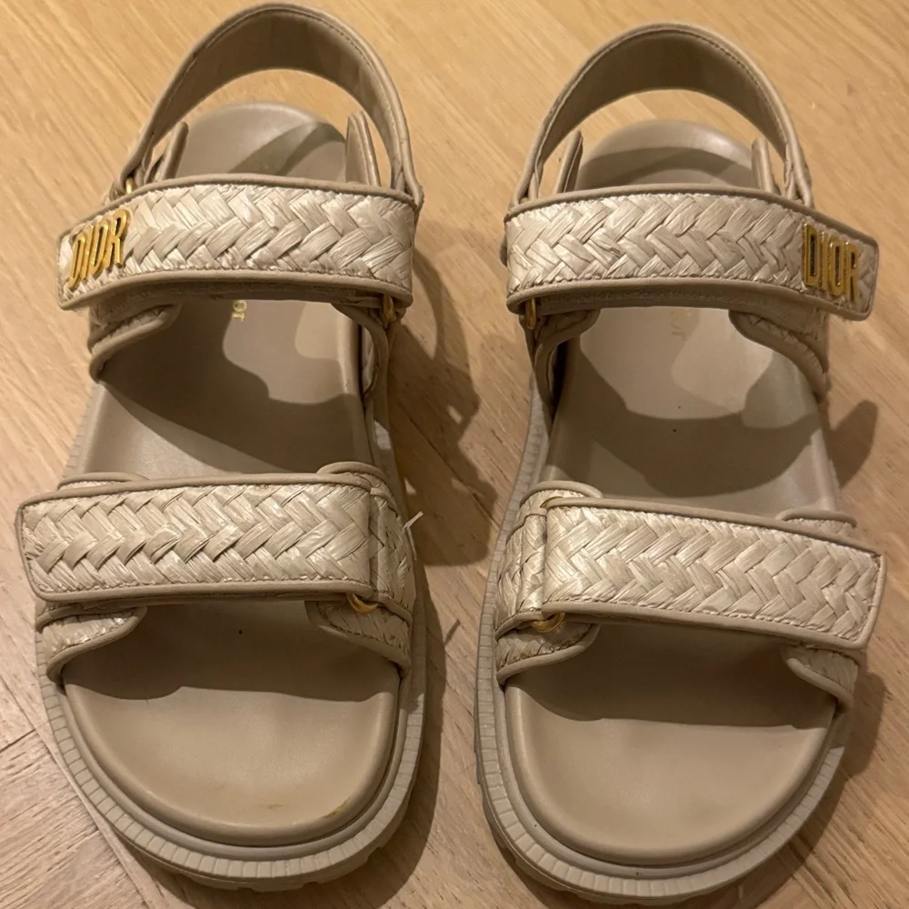 Dior Act Raffia Sandals - Picture 4 of 8